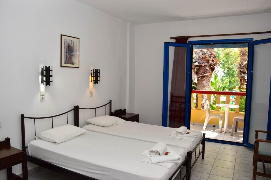 Palm Bay Hotel Sissi Екстериор снимка