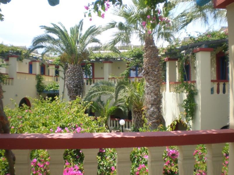 Palm Bay Hotel Sissi Екстериор снимка