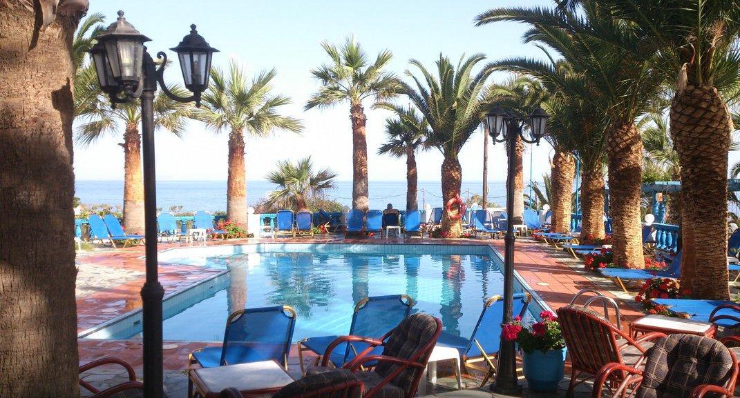 Palm Bay Hotel Sissi Екстериор снимка
