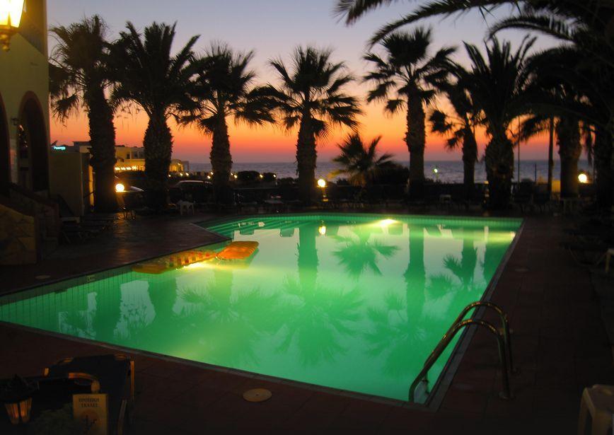 Palm Bay Hotel Sissi Екстериор снимка