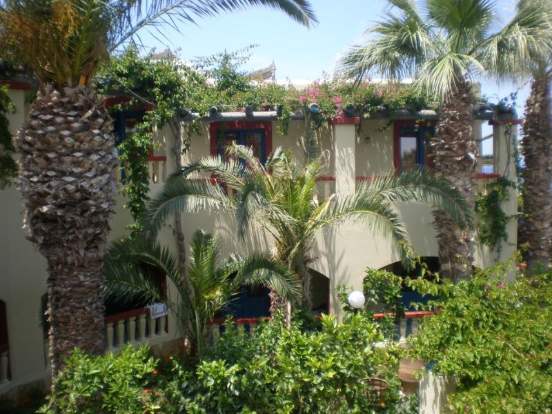 Palm Bay Hotel Sissi Екстериор снимка