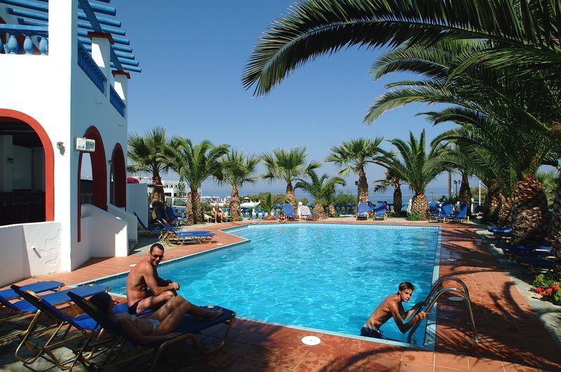 Palm Bay Hotel Sissi Екстериор снимка